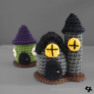 Free Crochet Pattern – Haunted Manor Dollhouse