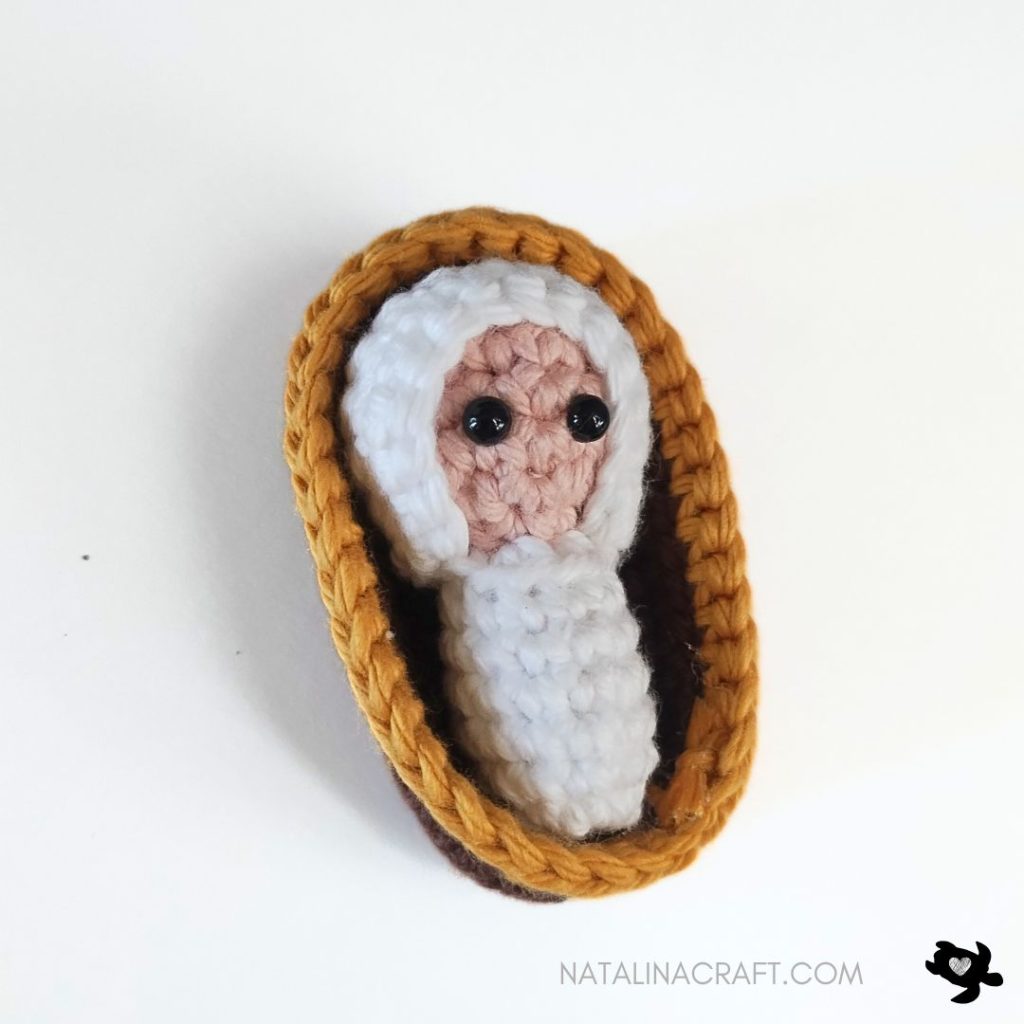 Free Crochet Pattern: Baby Jesus Doll – Nativity Collection