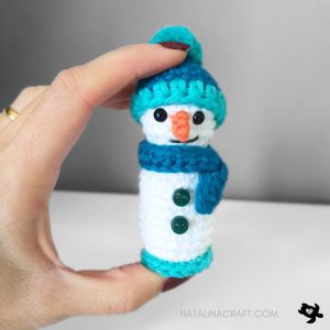 Free Crochet Pattern: Snowman Doll