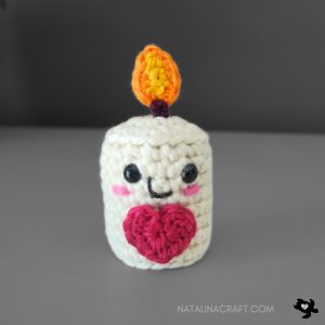crochet love candle