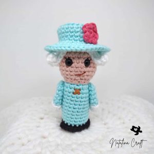 crochet Queen Elizabeth in a blue dress
